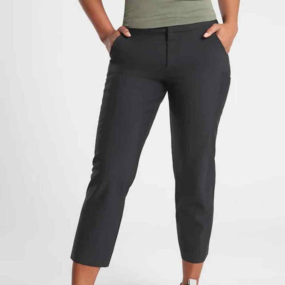 Athleta Stellar Straight Crop Pants size 26 Black